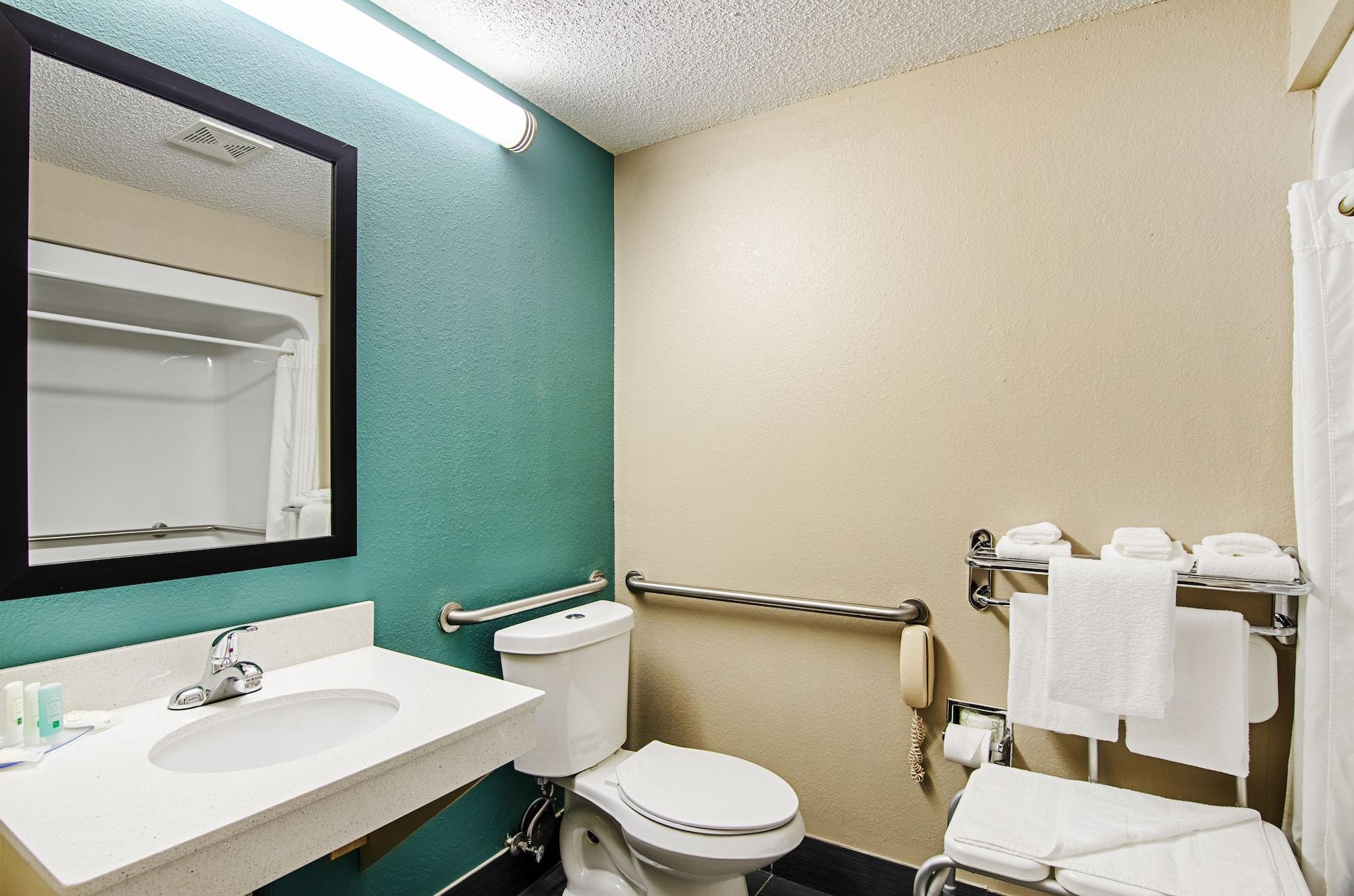 Quality Inn & Suites I-81 Exit 7 Bristol Eksteriør billede