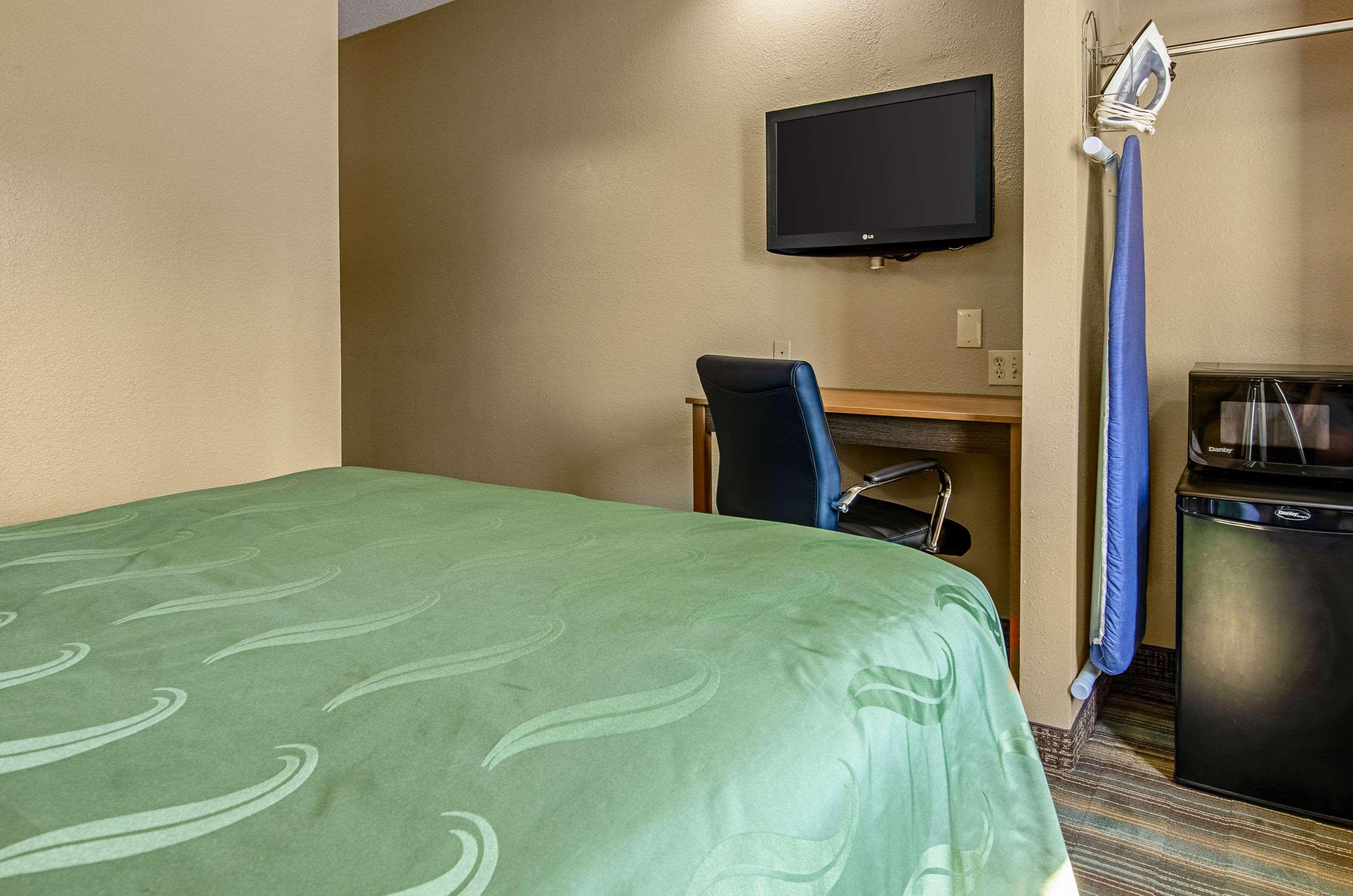 Quality Inn & Suites I-81 Exit 7 Bristol Eksteriør billede