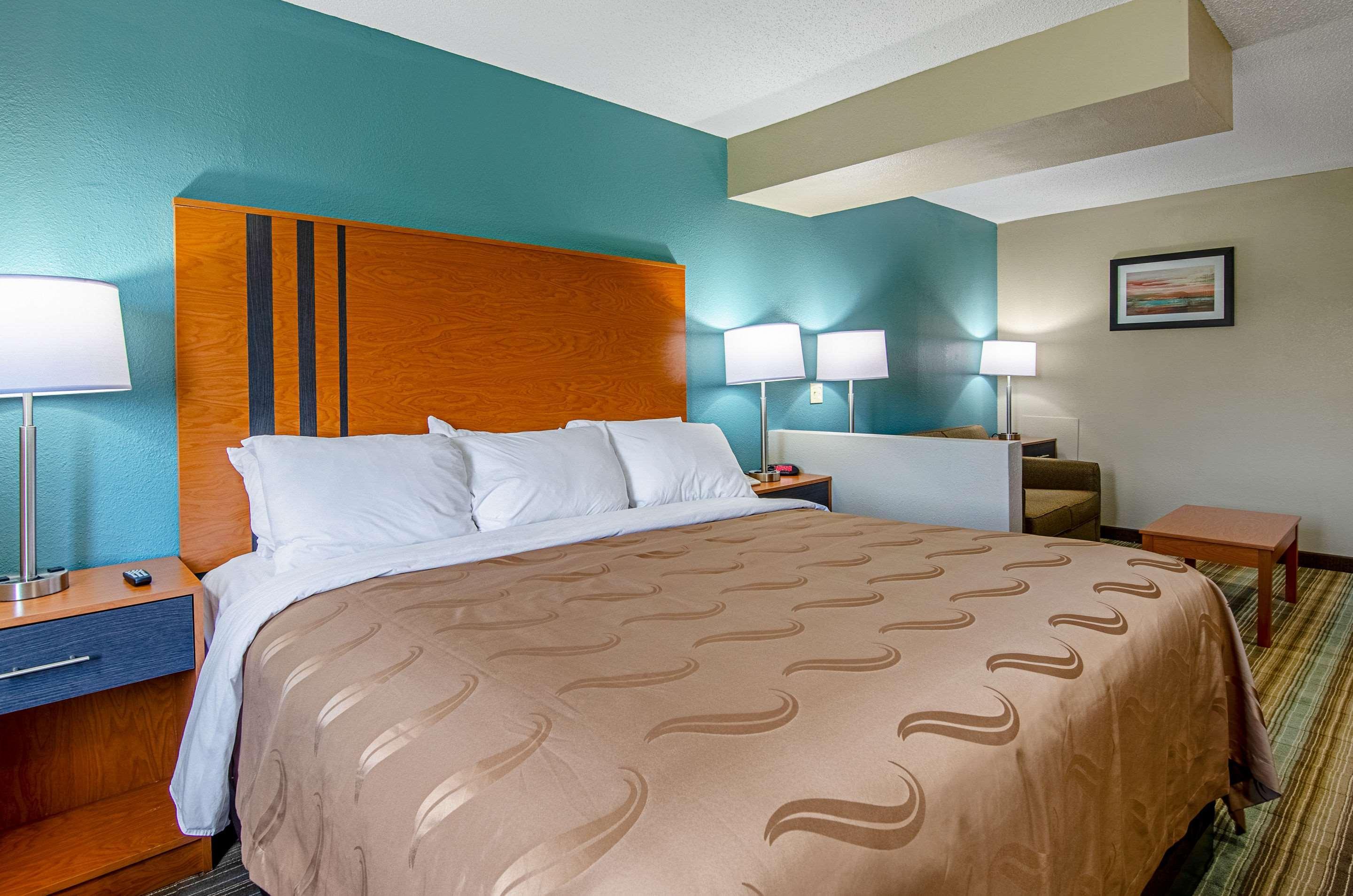 Quality Inn & Suites I-81 Exit 7 Bristol Eksteriør billede