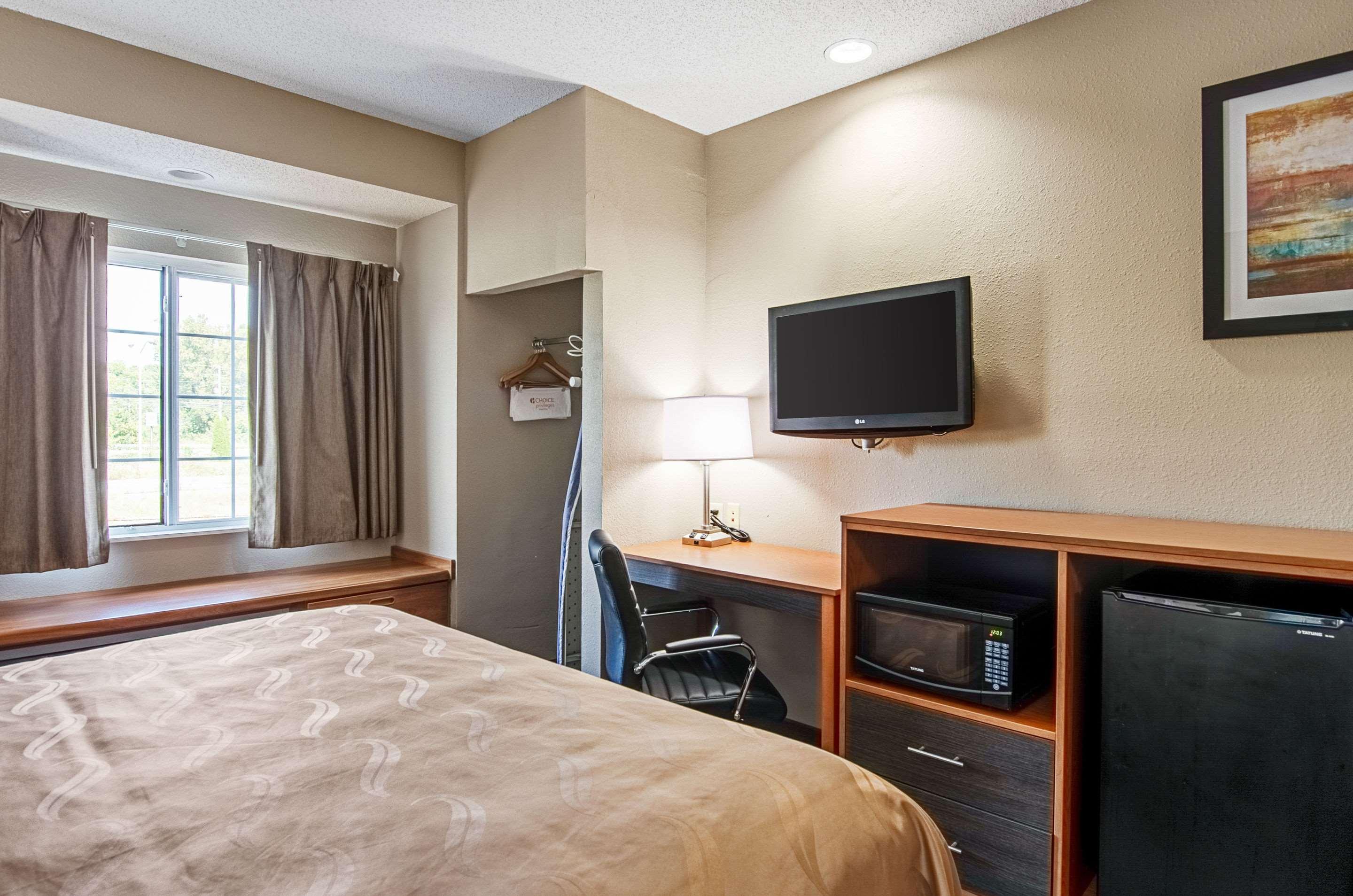 Quality Inn & Suites I-81 Exit 7 Bristol Eksteriør billede