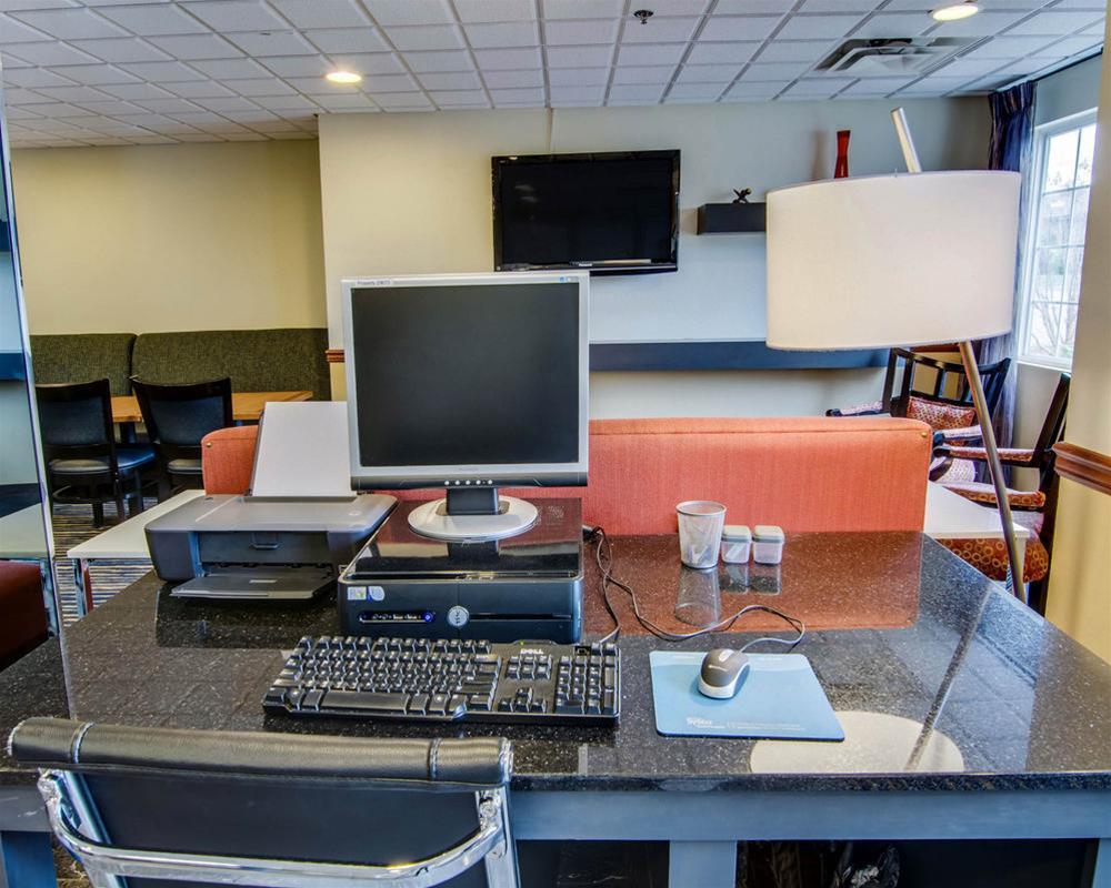 Quality Inn & Suites I-81 Exit 7 Bristol Eksteriør billede