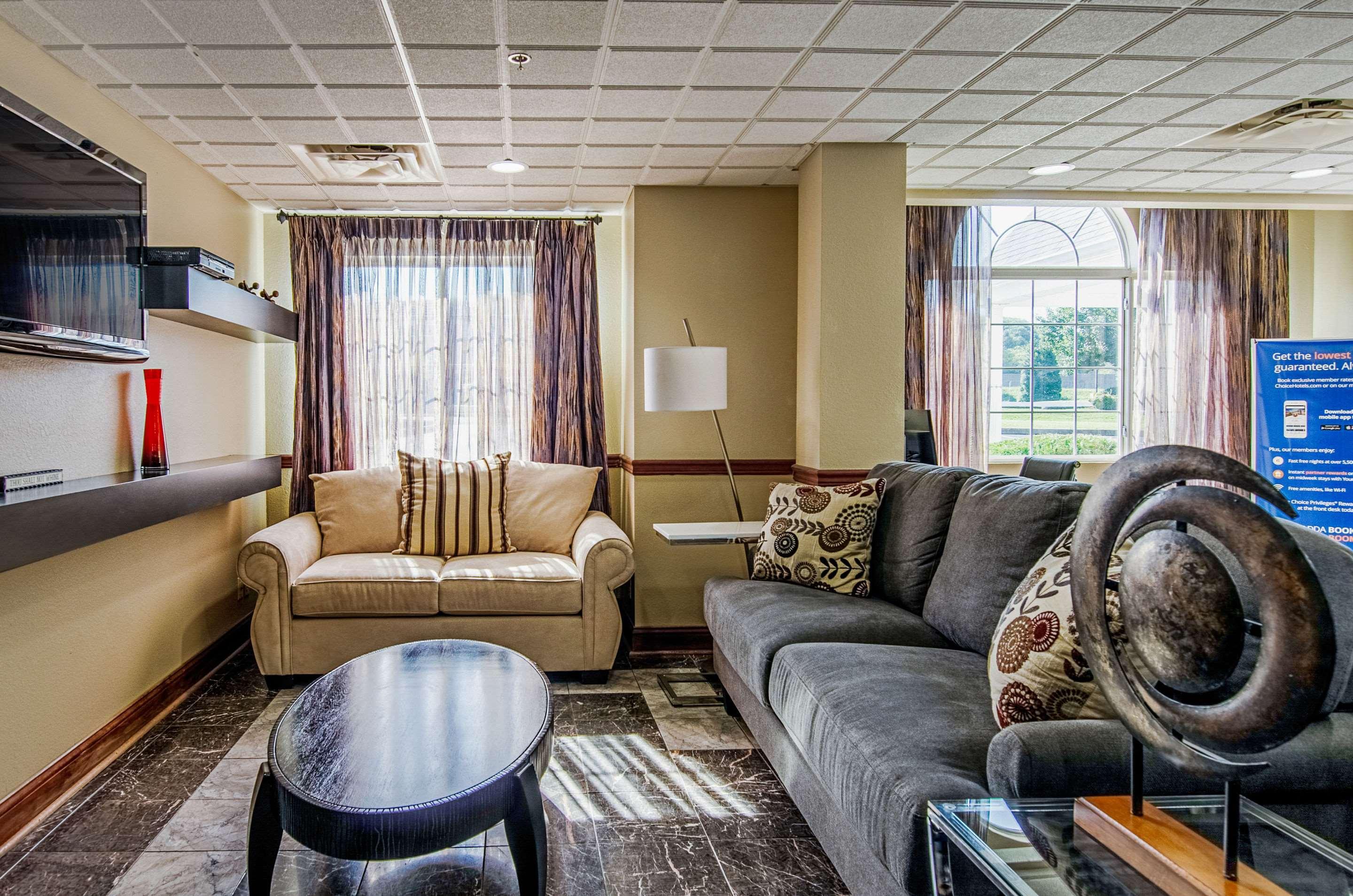 Quality Inn & Suites I-81 Exit 7 Bristol Eksteriør billede