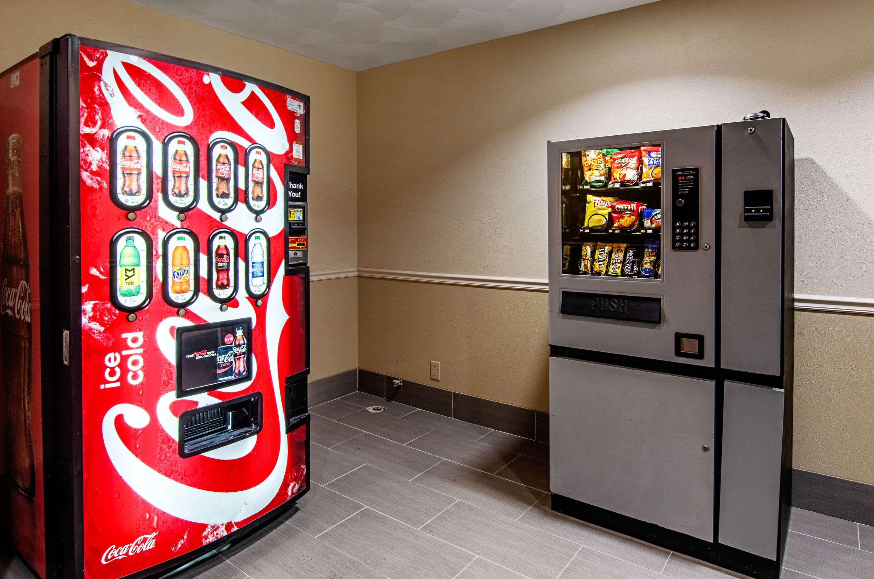 Quality Inn & Suites I-81 Exit 7 Bristol Eksteriør billede