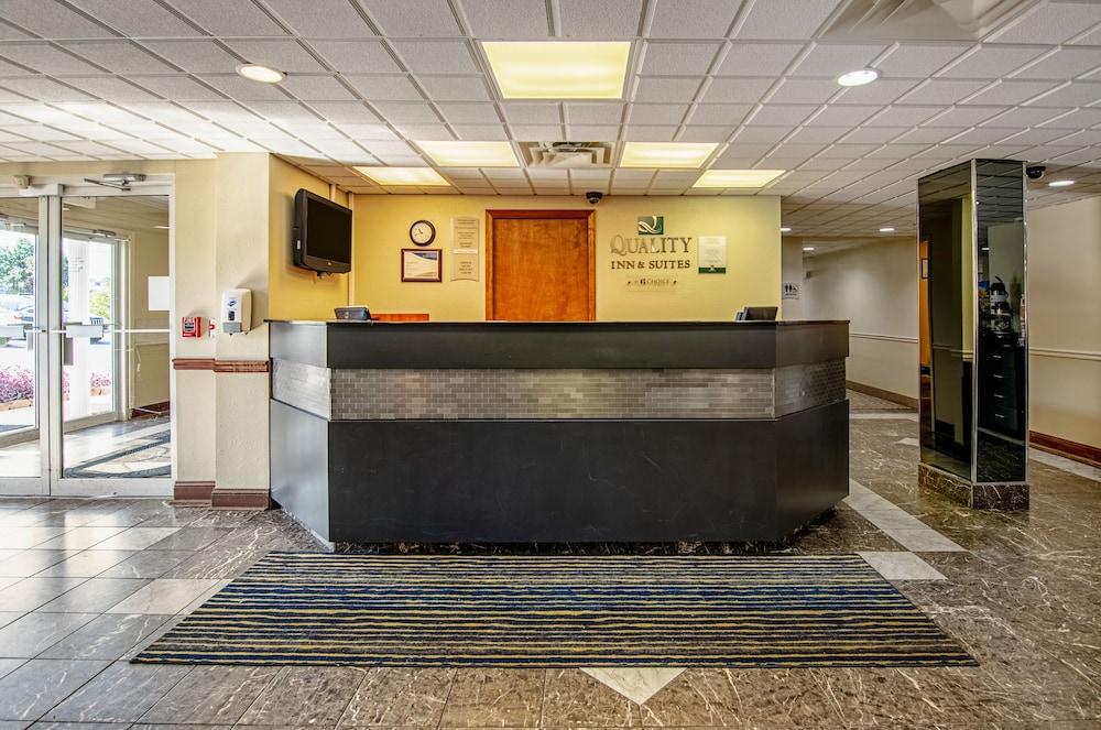 Quality Inn & Suites I-81 Exit 7 Bristol Eksteriør billede