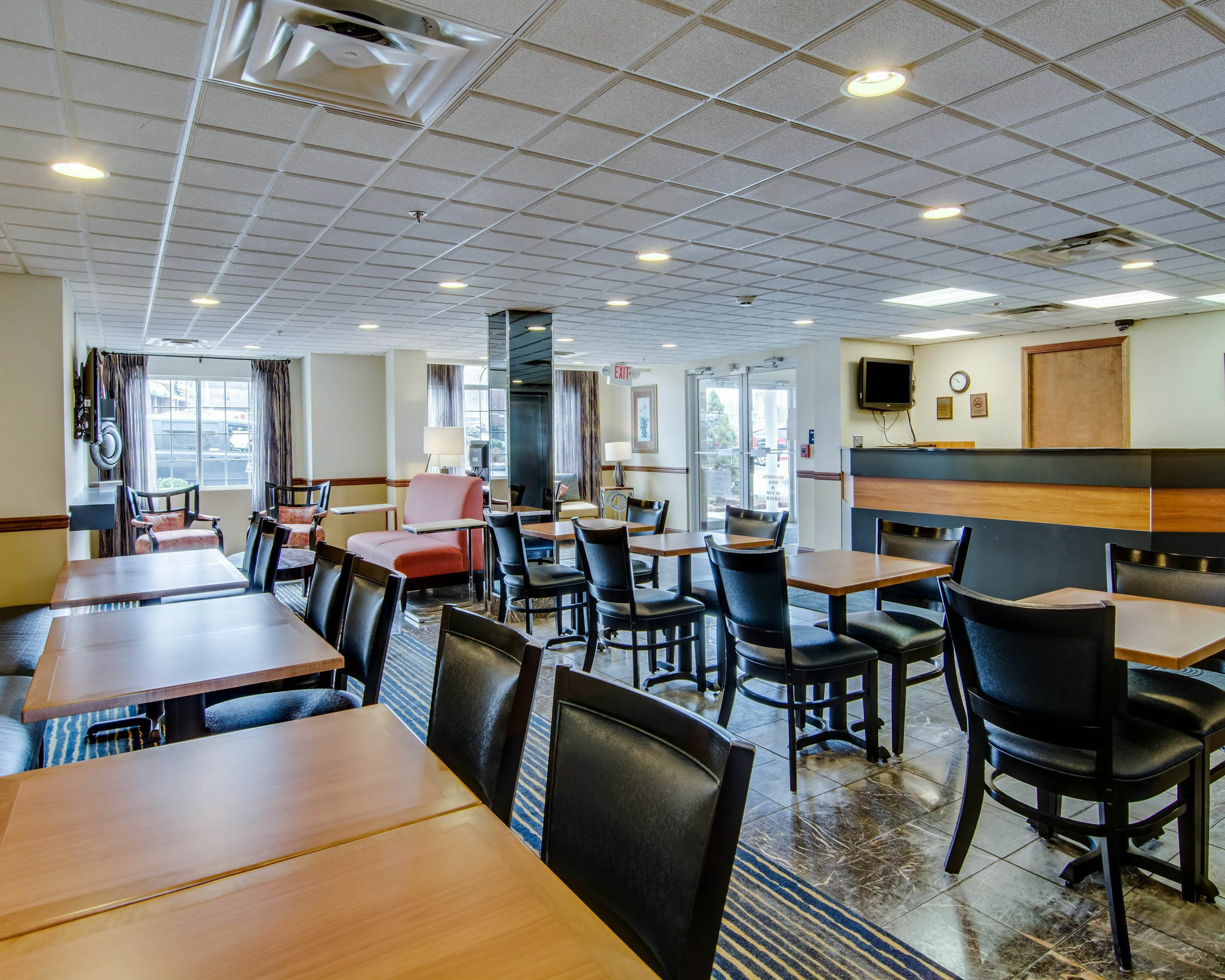 Quality Inn & Suites I-81 Exit 7 Bristol Eksteriør billede