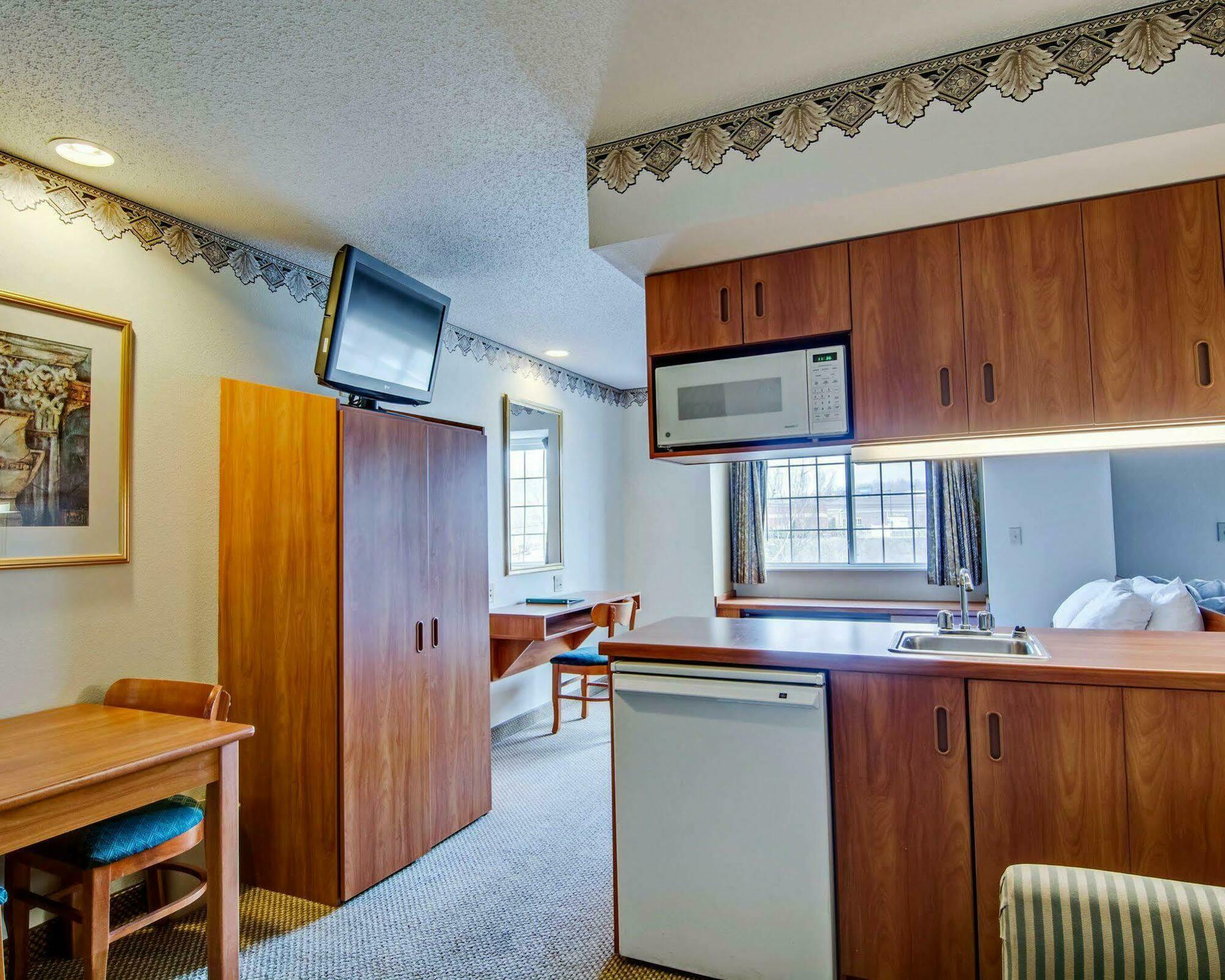 Quality Inn & Suites I-81 Exit 7 Bristol Eksteriør billede