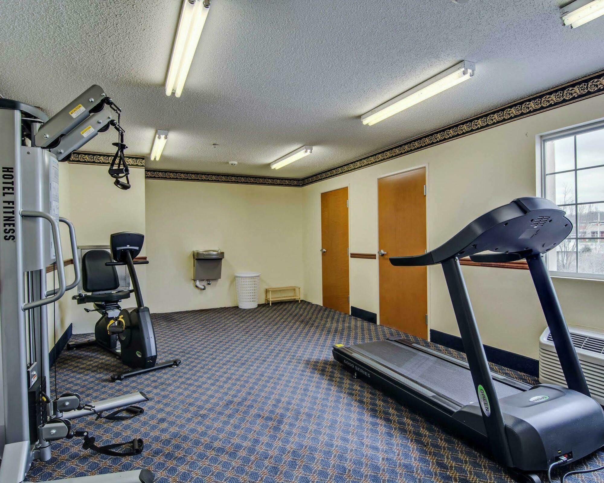 Quality Inn & Suites I-81 Exit 7 Bristol Eksteriør billede