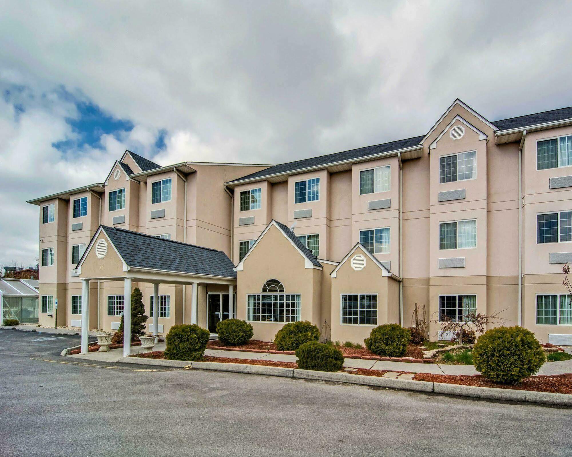 Quality Inn & Suites I-81 Exit 7 Bristol Eksteriør billede