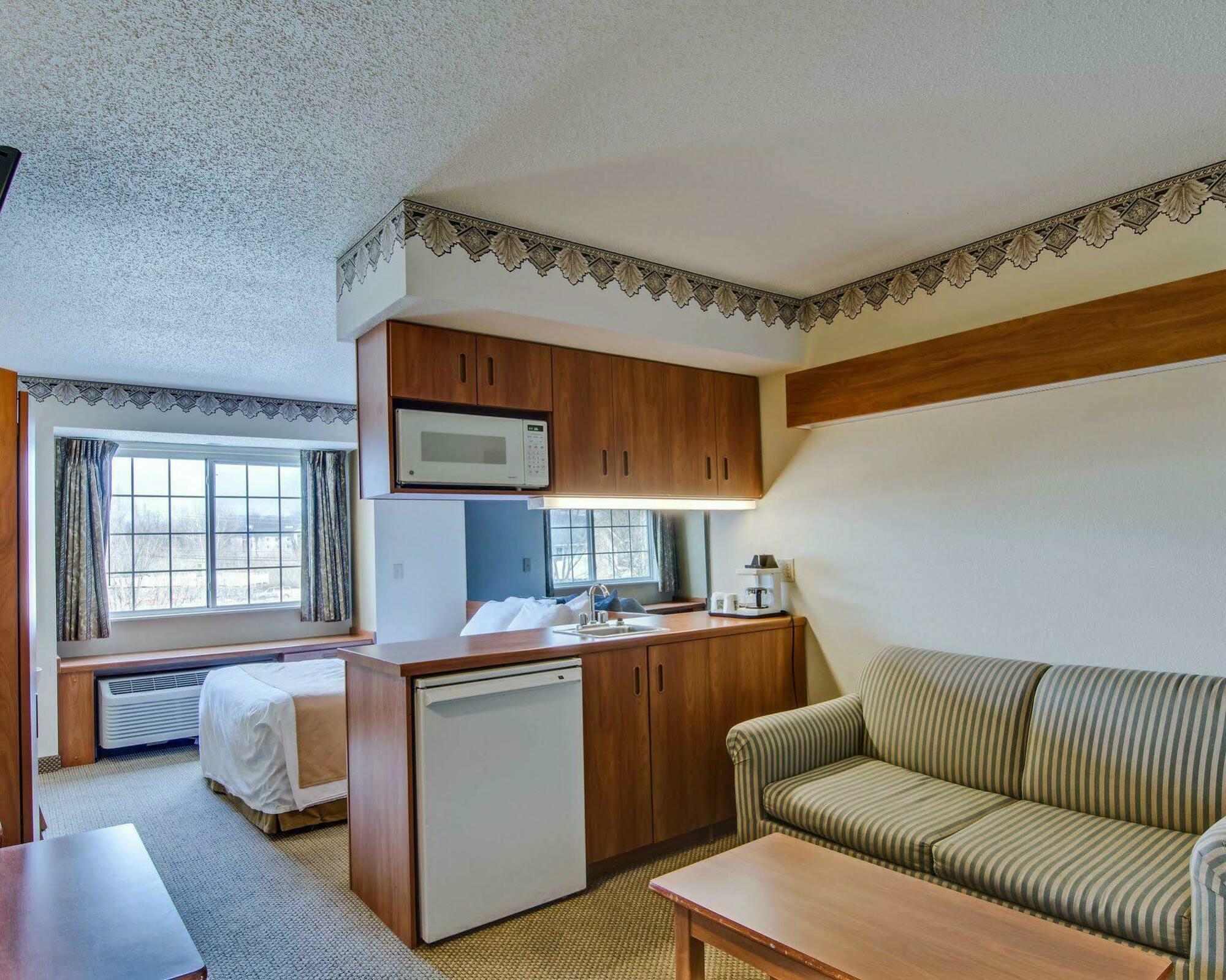 Quality Inn & Suites I-81 Exit 7 Bristol Eksteriør billede